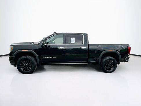 Used 2022 GMC Sierra 2500 Denali w/ Denali Black Diamond Edition AWD/4WD image 4
