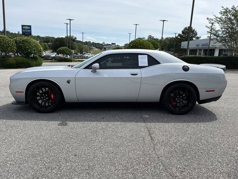 Used 2023 Dodge Challenger SRT Hellcat w/ Driver Convenience Group RWD image 6
