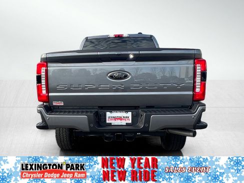 Used 2025 Ford F250 XLT w/ Black Appearance Package image 6