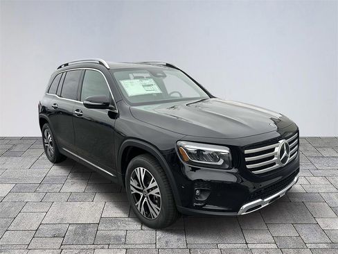 New 2025 Mercedes-Benz GLB 250 image 1