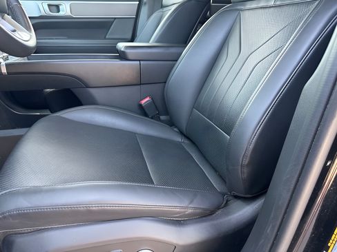 Used 2024 Hyundai Santa Fe SEL FWD image 18
