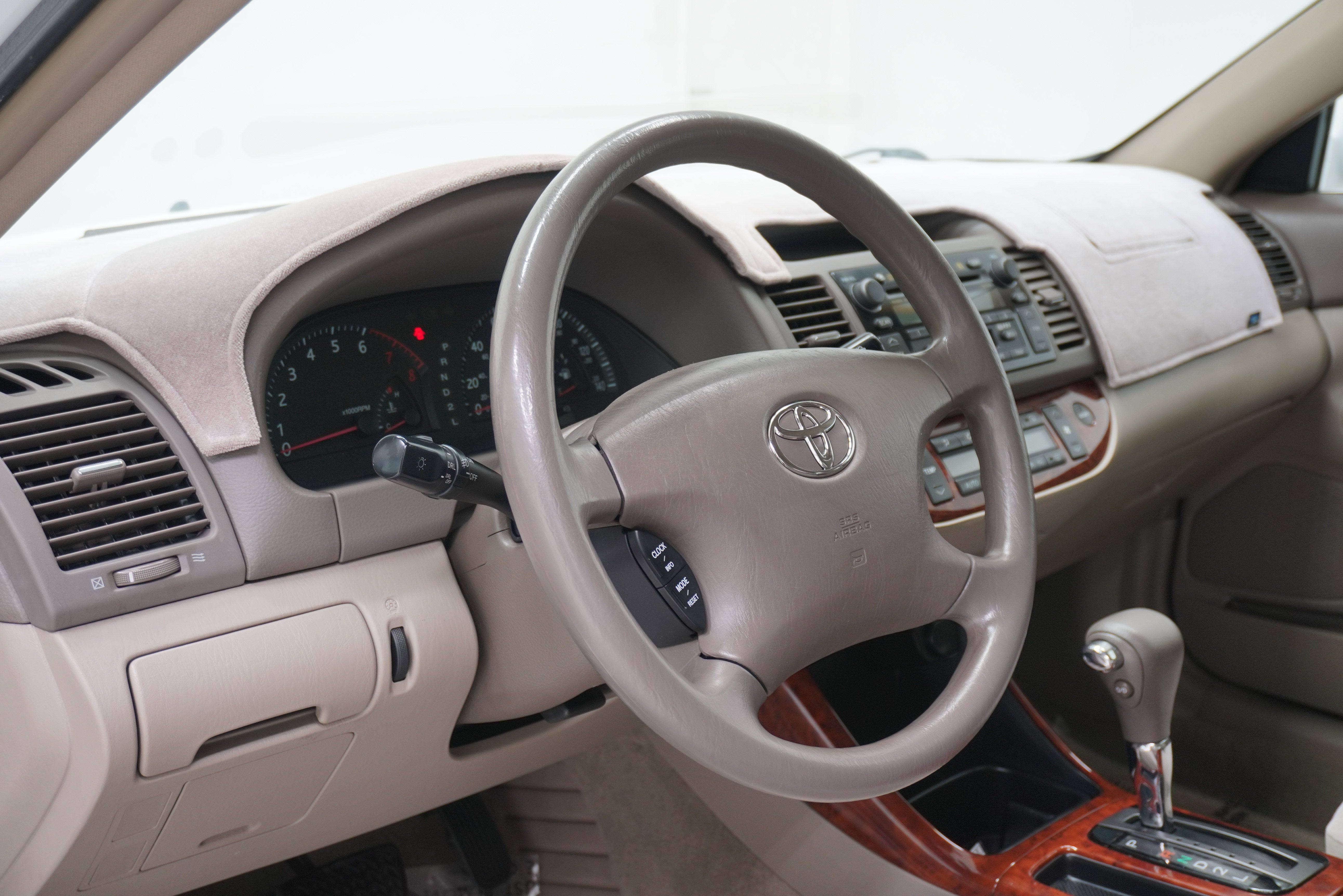 Used 2003 Toyota Camry XLE FWD image 9