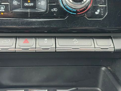 Used 2023 GMC Sierra 1500 AT4 w/ Technology Package image 18