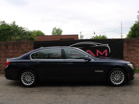 Used 2011 BMW 750Li xDrive image 5