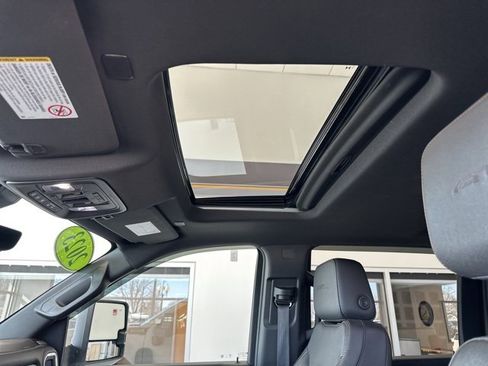 Used 2023 GMC Sierra 2500 AT4 w/ AT4 Preferred Package image 15