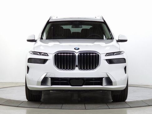 Used 2026 BMW X7 xDrive40i AWD/4WD image 2