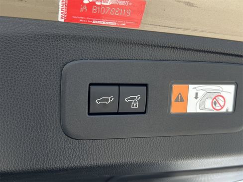 Used 2025 Lexus GX 550 image 34