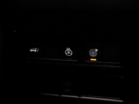 Used 2024 Nissan Armada SL image 31