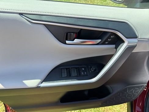 Used 2024 Toyota RAV4 Limited image 10