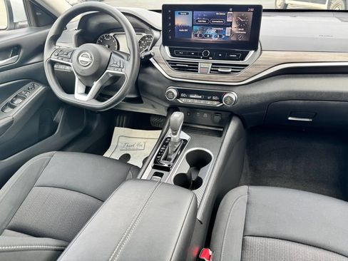 Used 2025 Nissan Altima 2.5 SV w/ SV Special Edition Package AWD/4WD image 12
