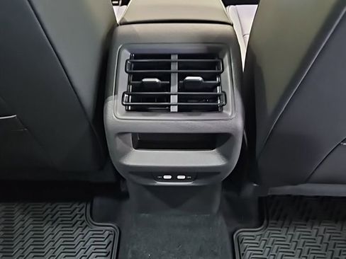 New 2026 Volkswagen Tiguan SE R-Line image 18