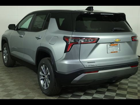 New 2026 Chevrolet Equinox LT w/ Convenience Package II FWD image 14