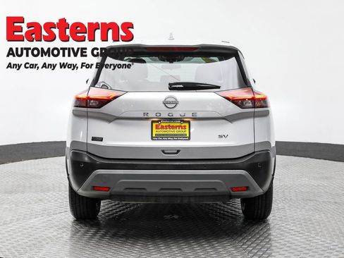 Used 2023 Nissan Rogue SV image 6