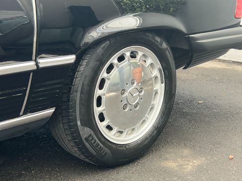 Used 1988 Mercedes-Benz 560 SL image 41