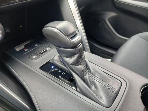 Used 2023 Toyota Venza LE image 24