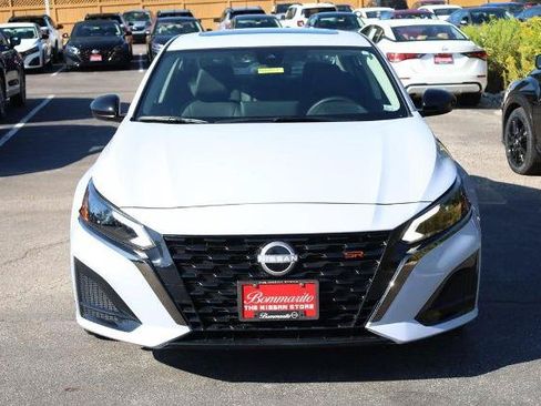 Certified 2025 Nissan Altima 2.5 SR w/ SR Premium Package FWD image 4