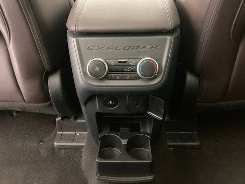 Used 2025 Ford Explorer Platinum w/ LUX Leather Package AWD/4WD image 15