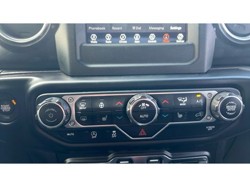 Used 2021 Jeep Wrangler Unlimited Sahara AWD/4WD image 18
