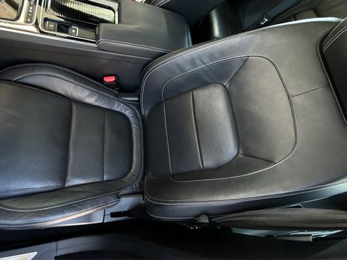 Used 2016 Jaguar XF R-Sport image 10