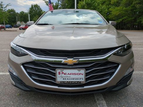 Used 2025 Chevrolet Malibu LT FWD image 9