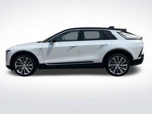 New 2025 Cadillac Lyriq Luxury AWD/4WD image 2