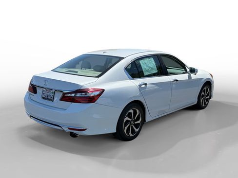Used 2017 Honda Accord EX-L image 5