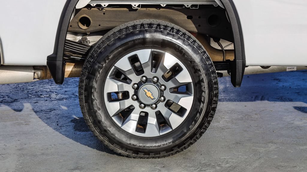 Used 2025 Chevrolet Silverado 2500 Custom w/ Custom Value Package AWD/4WD image 12