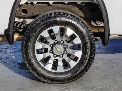 Used 2025 Chevrolet Silverado 2500 Custom w/ Custom Value Package AWD/4WD image 12