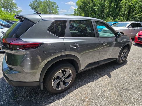 Used 2026 Nissan Rogue SV FWD image 8