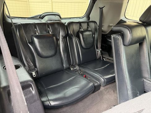 Used 2012 Toyota Highlander SE w/ Tow Pkg image 5