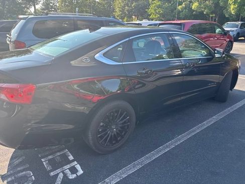Used 2017 Chevrolet Impala LT FWD image 4