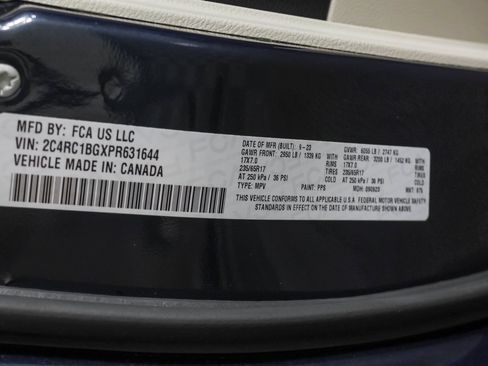 Used 2023 Chrysler Pacifica Touring-L FWD image 48