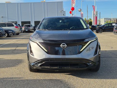 Used 2023 Nissan Ariya AWD image 11