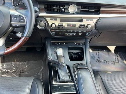 Used 2018 Lexus ES 350 w/ Navigation System Package image 12