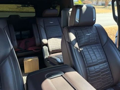 Used 2022 Cadillac Escalade Sport Platinum image 6