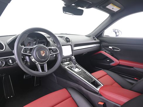 Certified 2024 Porsche 718 Cayman S RWD image 24