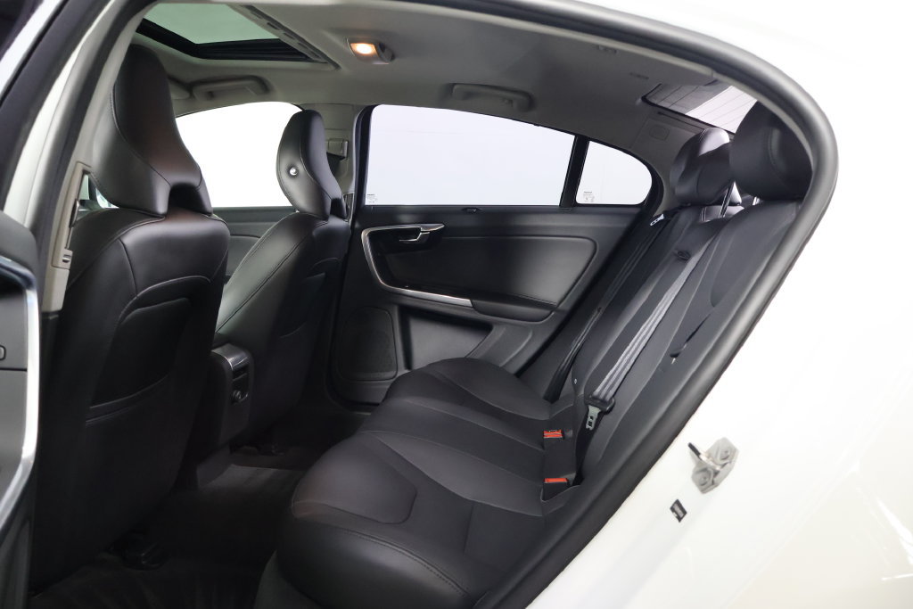 Used 2017 Volvo S60 T5 Inscription FWD image 11
