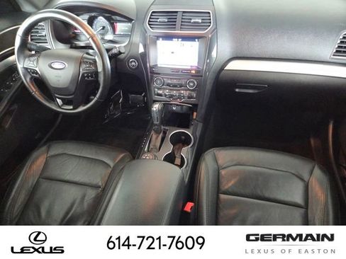 Used 2017 Ford Explorer XLT w/ Equipment Group 202A AWD/4WD image 31