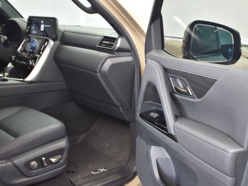 Used 2025 Lexus LX 700h Overtrail image 21