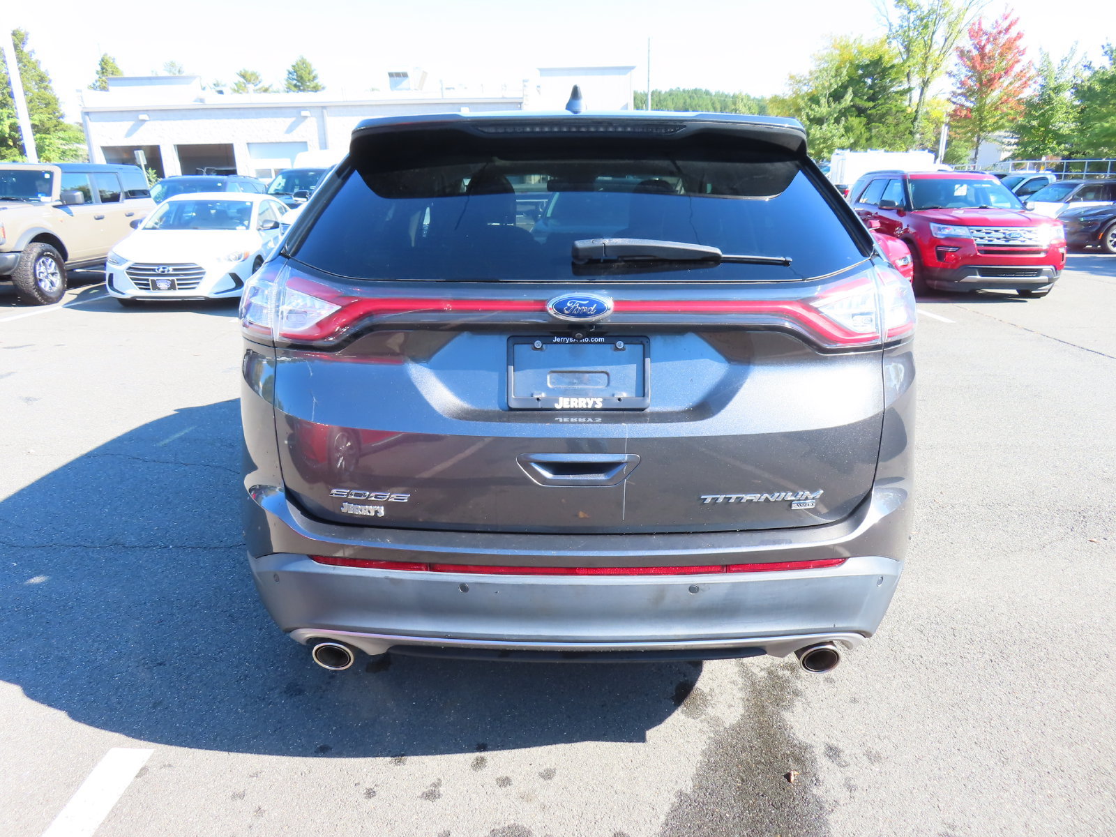 Used 2017 Ford Edge Titanium w/ Equipment Group 302A AWD/4WD image 6