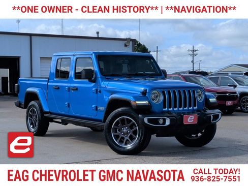 Used 2022 Jeep Gladiator Overland w/ LED Lighting Group AWD/4WD image 1