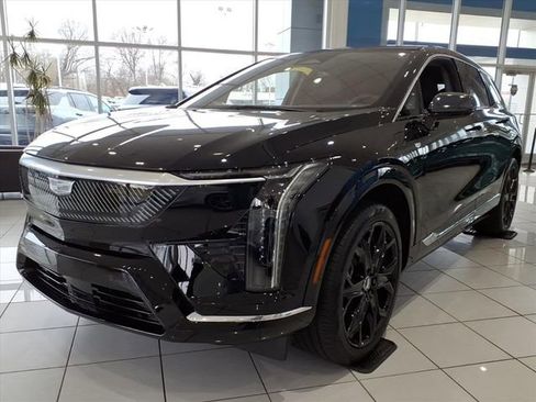 New 2025 Cadillac Optiq Luxury 1 w/ LPO, ONYX Package image 1