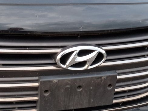 Used 2018 Hyundai Elantra Limited FWD image 8