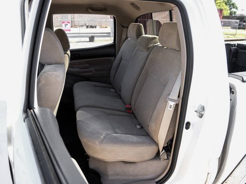 Used 2006 Toyota Tacoma PreRunner RWD image 38