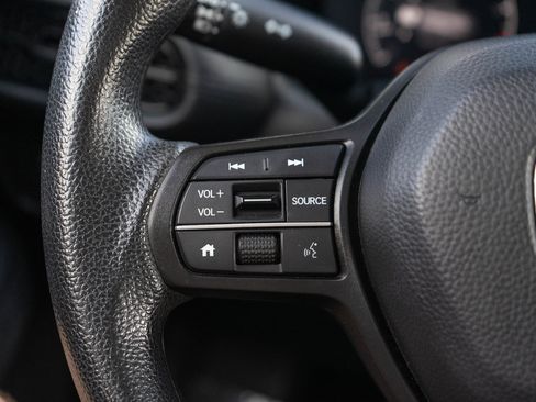 Used 2023 Honda HR-V LX image 24