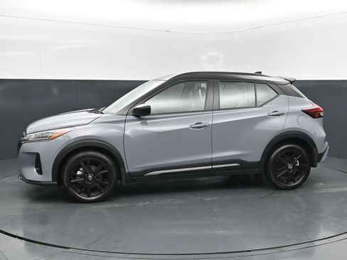 Used 2024 Nissan Kicks SR w/ SR Premium Package FWD image 2