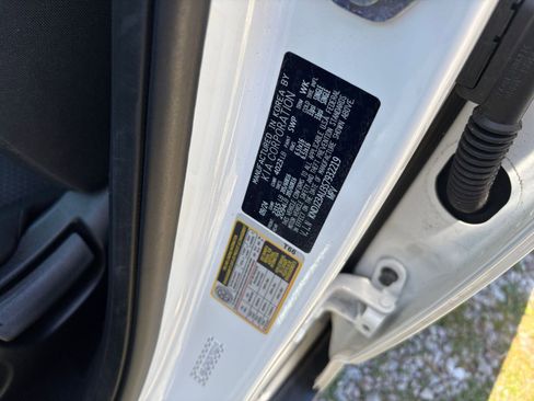 Used 2025 Kia Soul LX w/ LX Technology Package FWD image 28