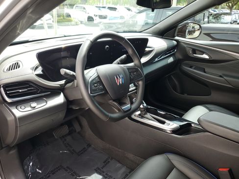 Used 2025 Buick Envista Sport Touring w/ Convenience I Package FWD image 21