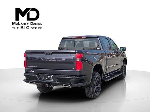Used 2022 Chevrolet Silverado 1500 LT Trail Boss w/ Convenience Package II image 5