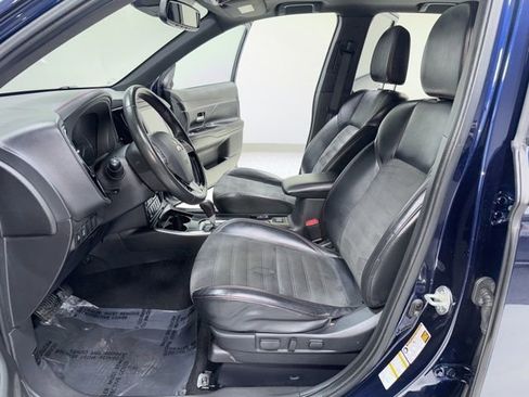 Used 2020 Mitsubishi Outlander SE image 13